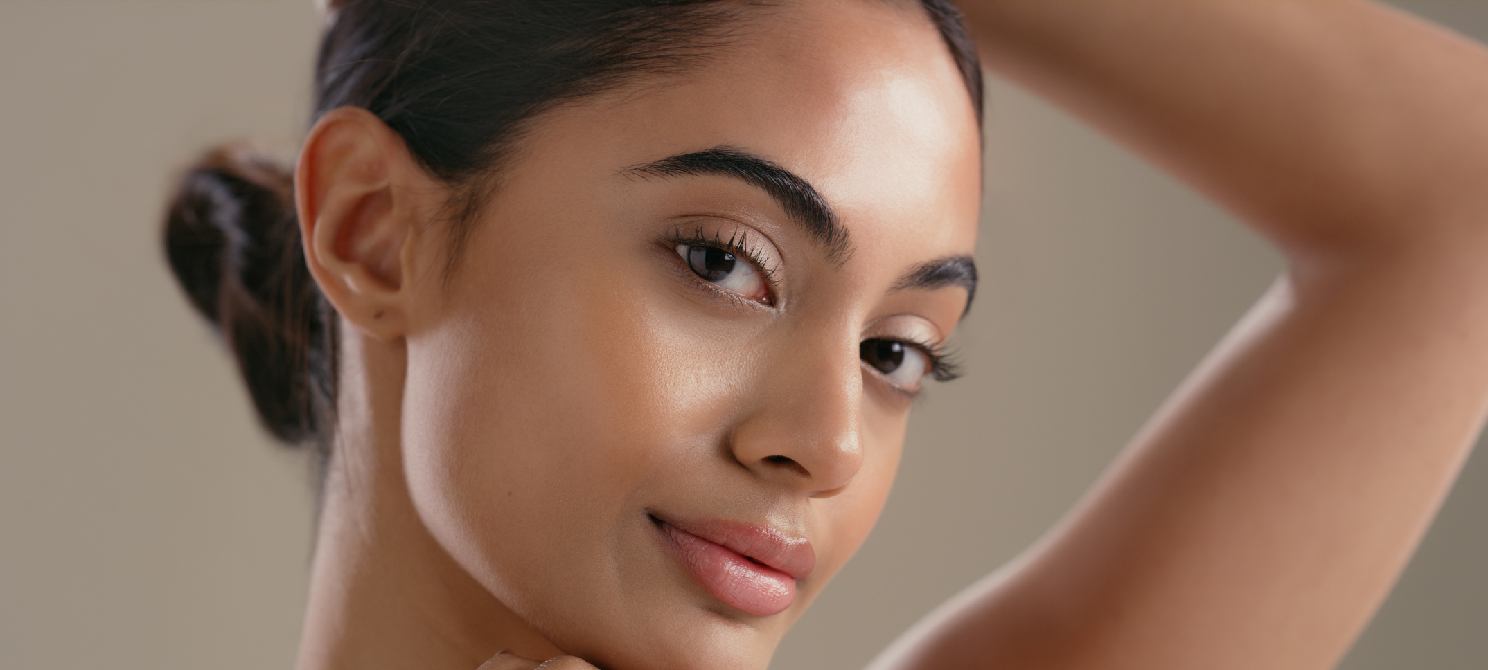 Acide hyaluronique zones ne pas oublier | Dr Heyfa Ben Youssef | Paris